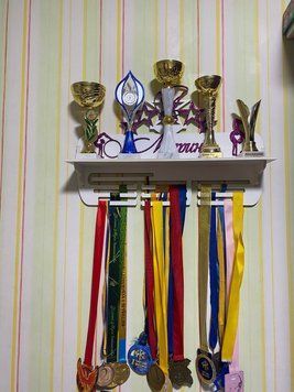 Підставка для медалей гімнастика індивідуальна 50смх35см біла (Medalnutsa-0602-444) 0702Medalnitsa_gimnastica_920_28 фото