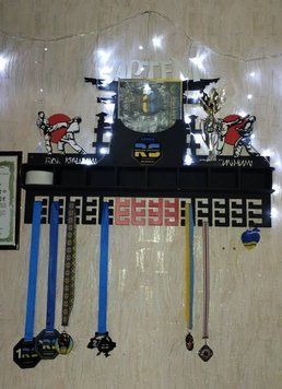 Підставка для медалей карате Артем 50смх35см чорна (Medalnutsa-0602-596) 0702Medalnitsa_karate_920_41 фото