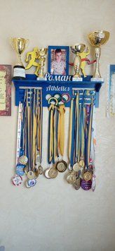Поличка для медалей і нагород футбол Роман 50смх35см синя (Medalnutsa-0602-330) 0702Medalnitsa_football_920_79 фото