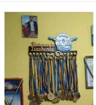 Медальница плавания индивидуальная 50смх35см черная (Medalnutsa-0602-720) doub_0702Medalnitsa_plavanie_790_16 фото