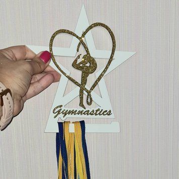 Медальниця гімнастика індивідуальна 50смх35см біла (Medalnutsa-0602-405) doub_0702Medalnitsa_gimnastica_790_24 фото