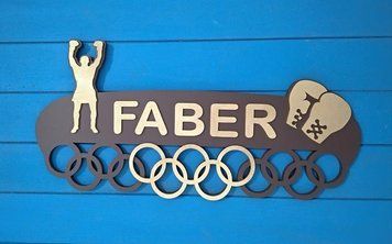 Медальниця бокс індивідуальна 50смх35см коричнева (Medalnutsa-0602-122) doub_0702Medalnitsa_box_790_4 фото
